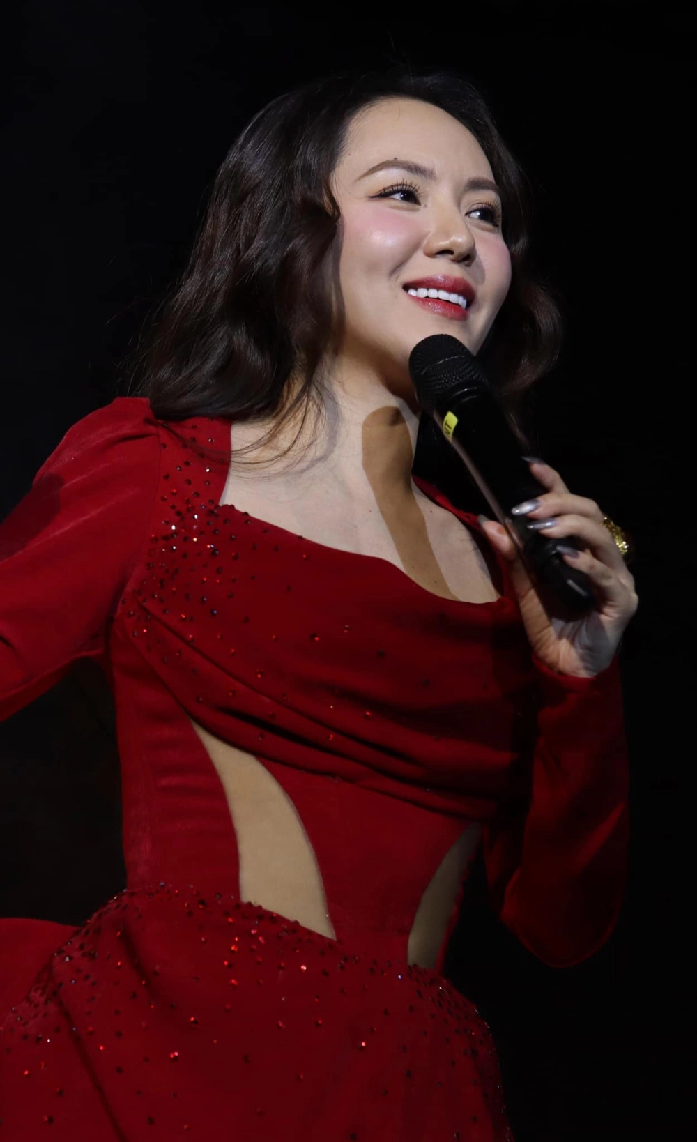 Ca sĩ Phương Linh và Thân Đức Nam song ca hoàn hảo