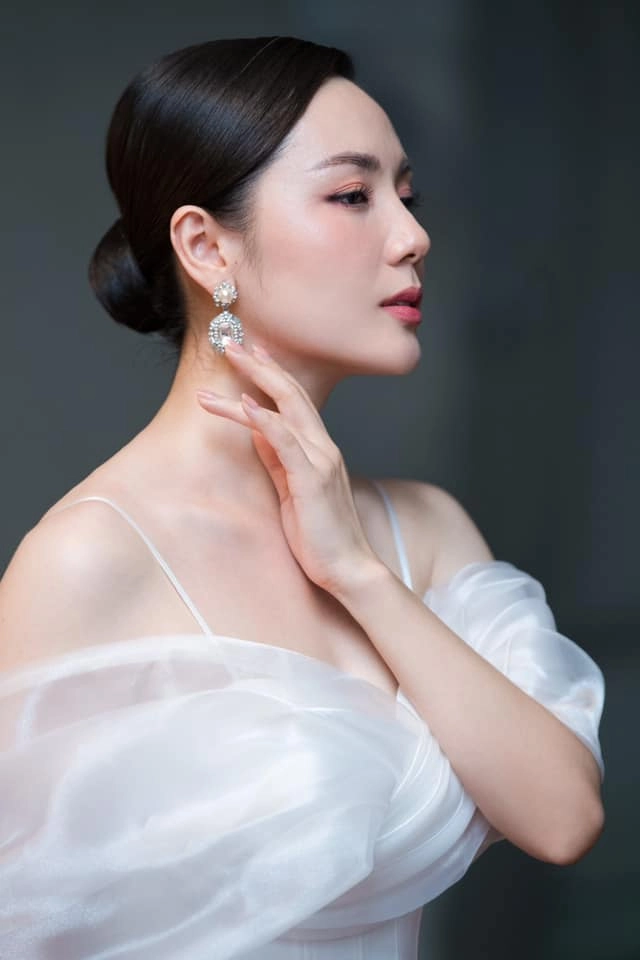 Trải nghiệm Phương Linh live bùng nổ cảm xúc sân khấu