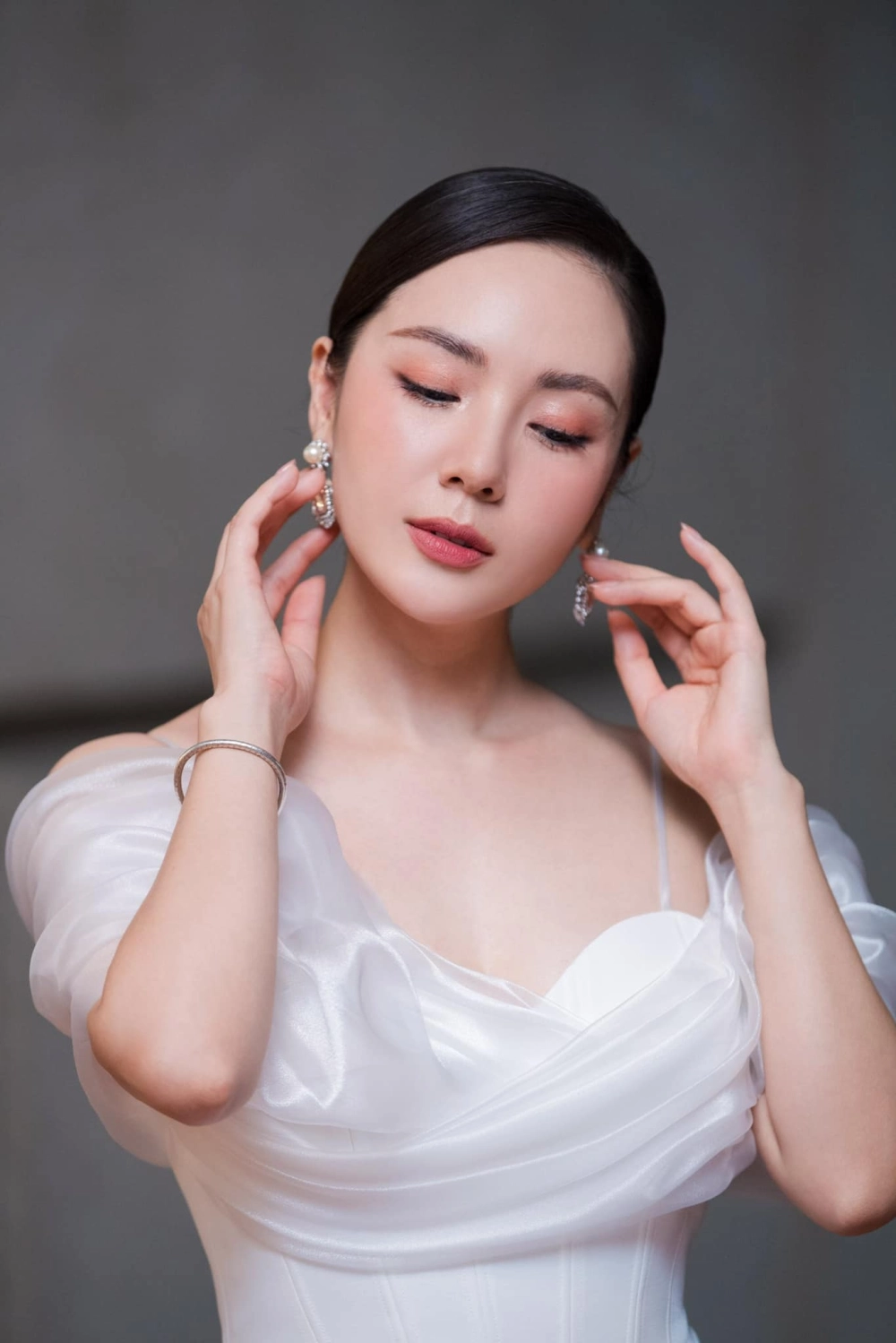 Ca sĩ Phương Linh chinh phục trái tim bằng giọng hát ngọt