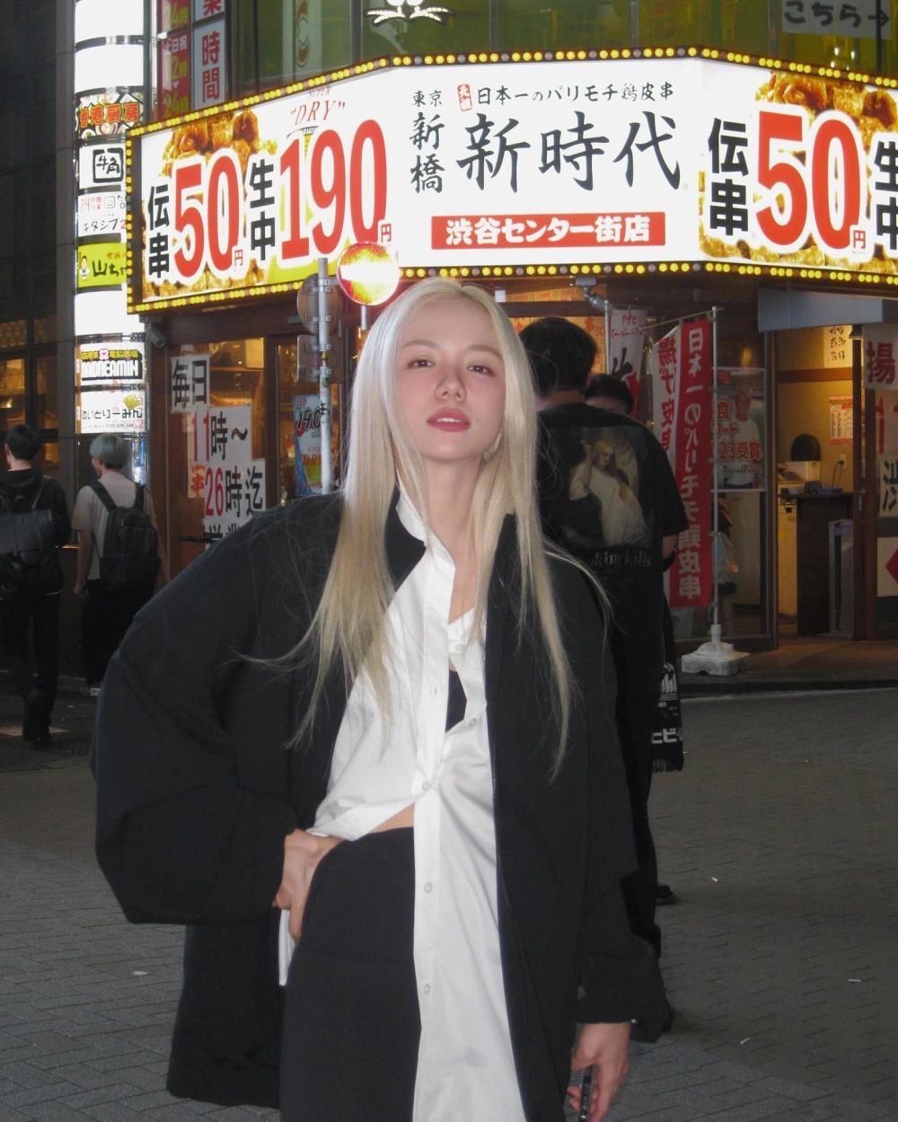 Hòa mình vào Phương Ly karaoke với những bản hit yêu thích