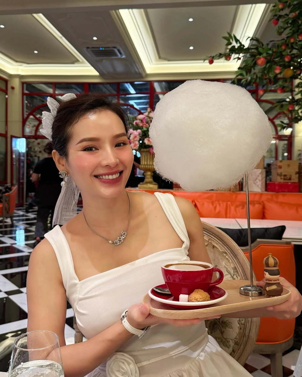 Phương Trinh Jolie tuổi nào vẫn giữ phong độ và sắc vóc