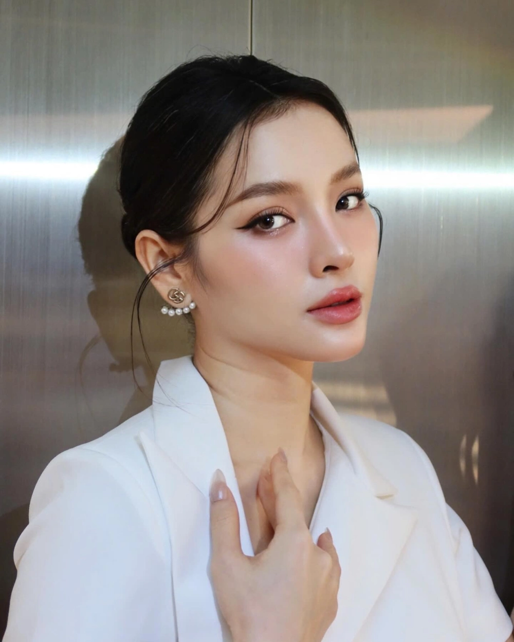 Phương Trinh Jolie hát live ngọt ngào khiến khán giả mê mẩn