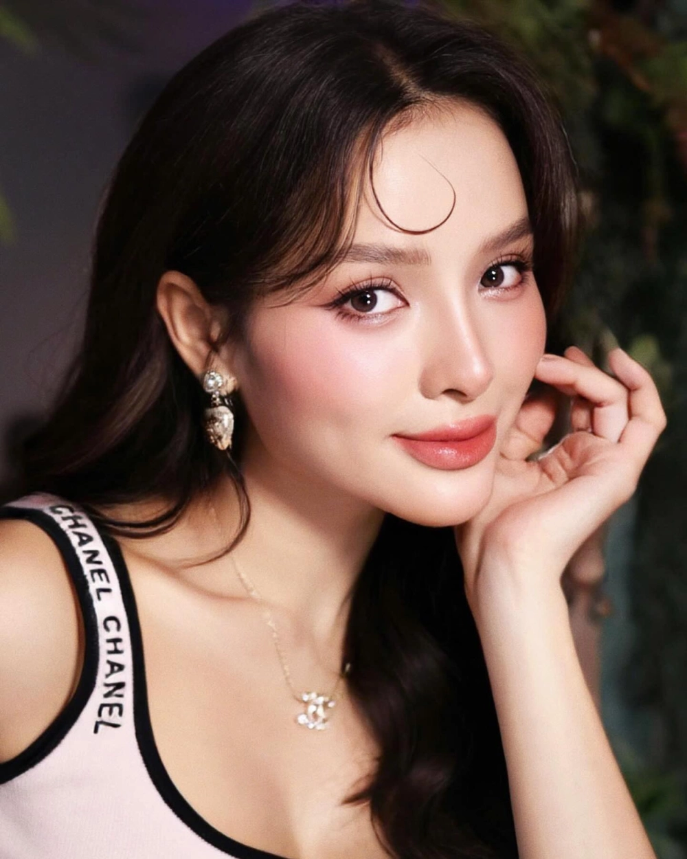 Phương Trinh Jolie hơn Lý Bình bao nhiêu tuổi gây tò mò