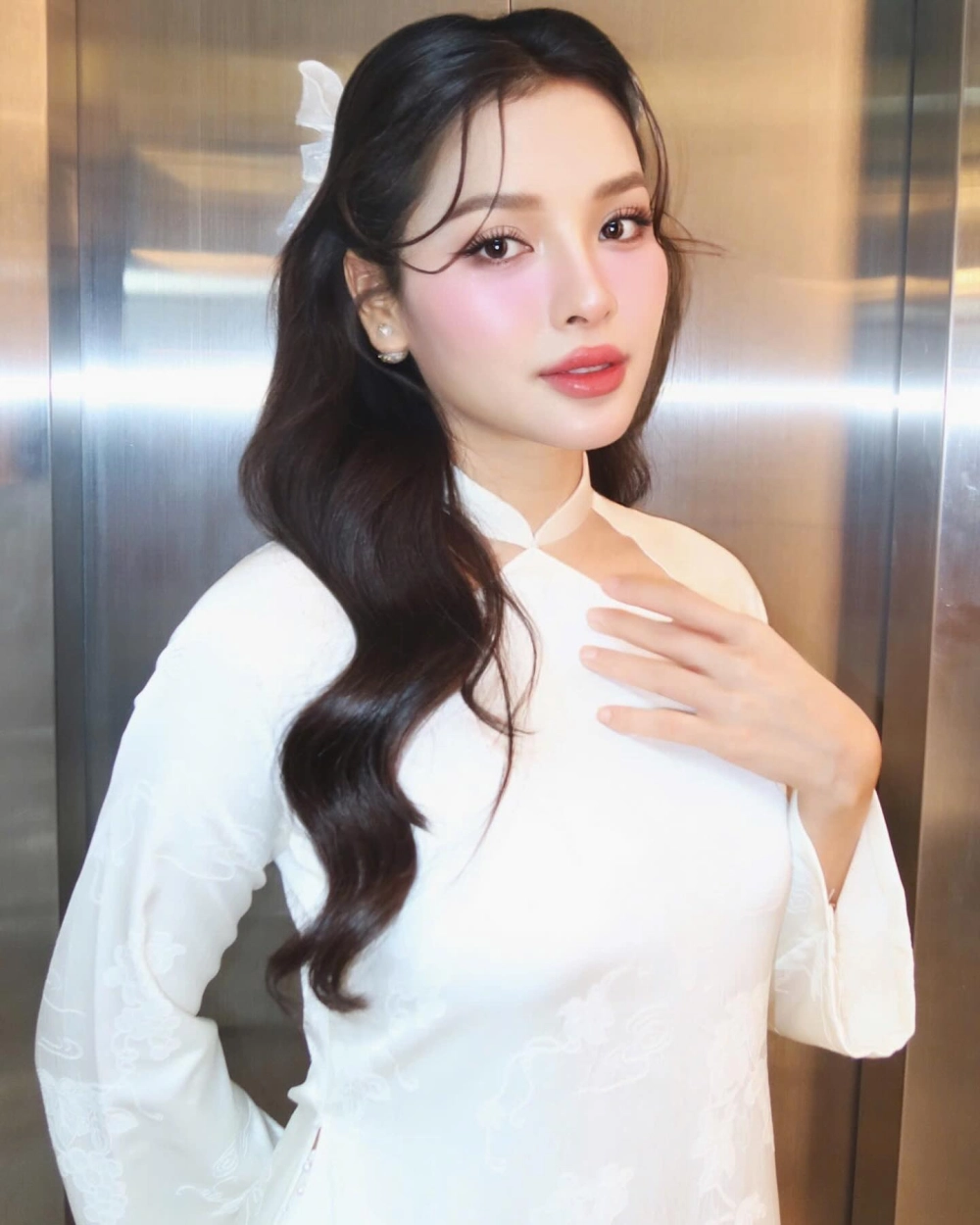Bạn biết Phương Trinh Jolie sinh năm bao nhiêu chưa