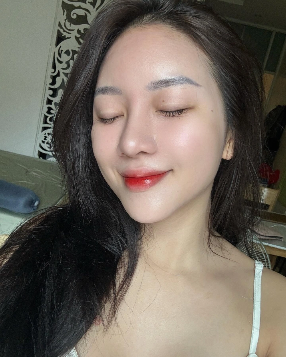Tiểu sử về Gái Xinh Tóc Dài