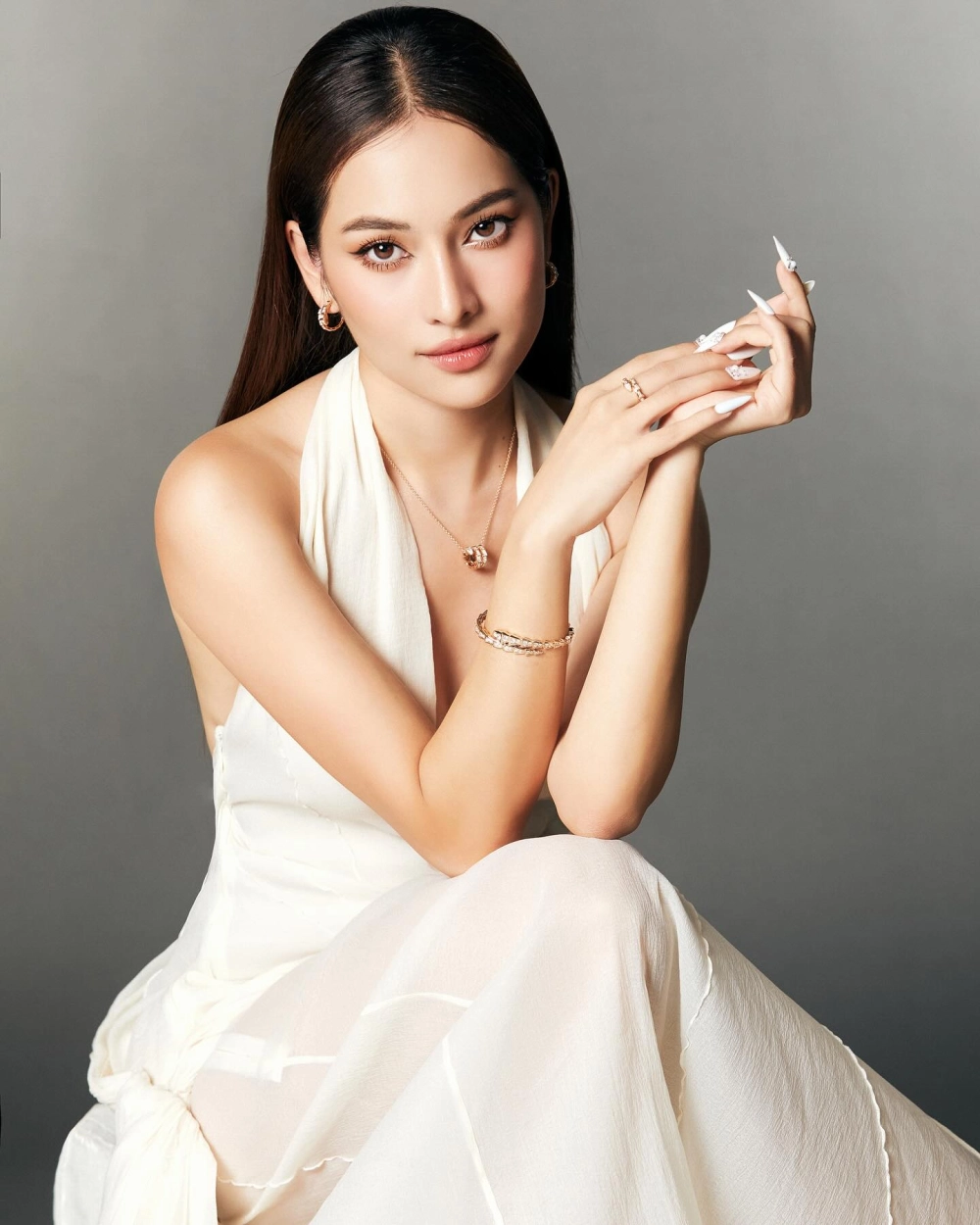 Sara Lưu tên thật Lưu Ngọc Duyên gắn với nhan sắc búp bê 