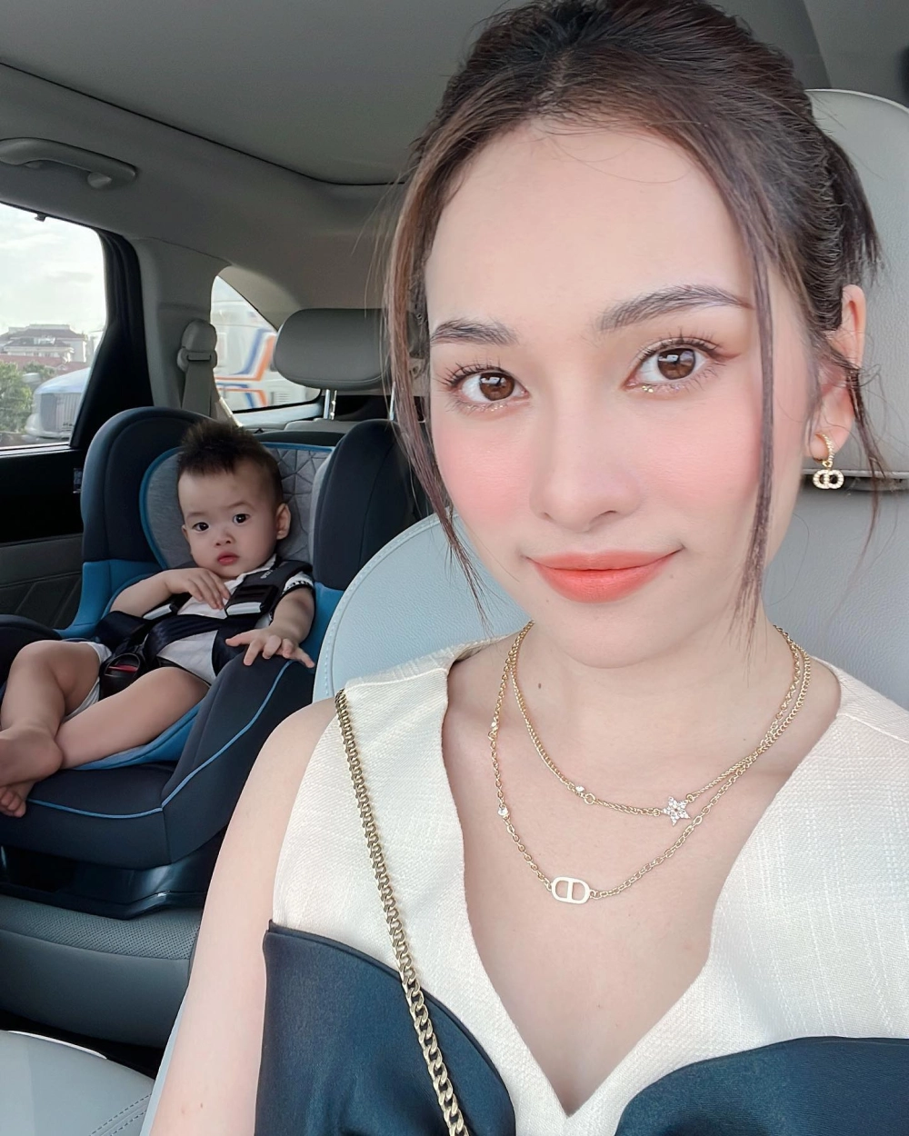 Sara Lưu quê ở đâu Hải Phòng lớn lên trong gia đình nghệ thuật 