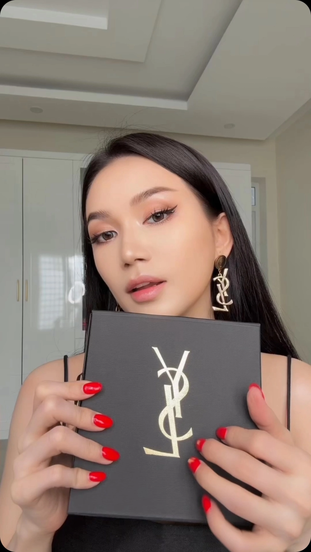 Sĩ Thanh cao bao nhiêu nhưng vẫn nổi bật với thần thái cuốn hút