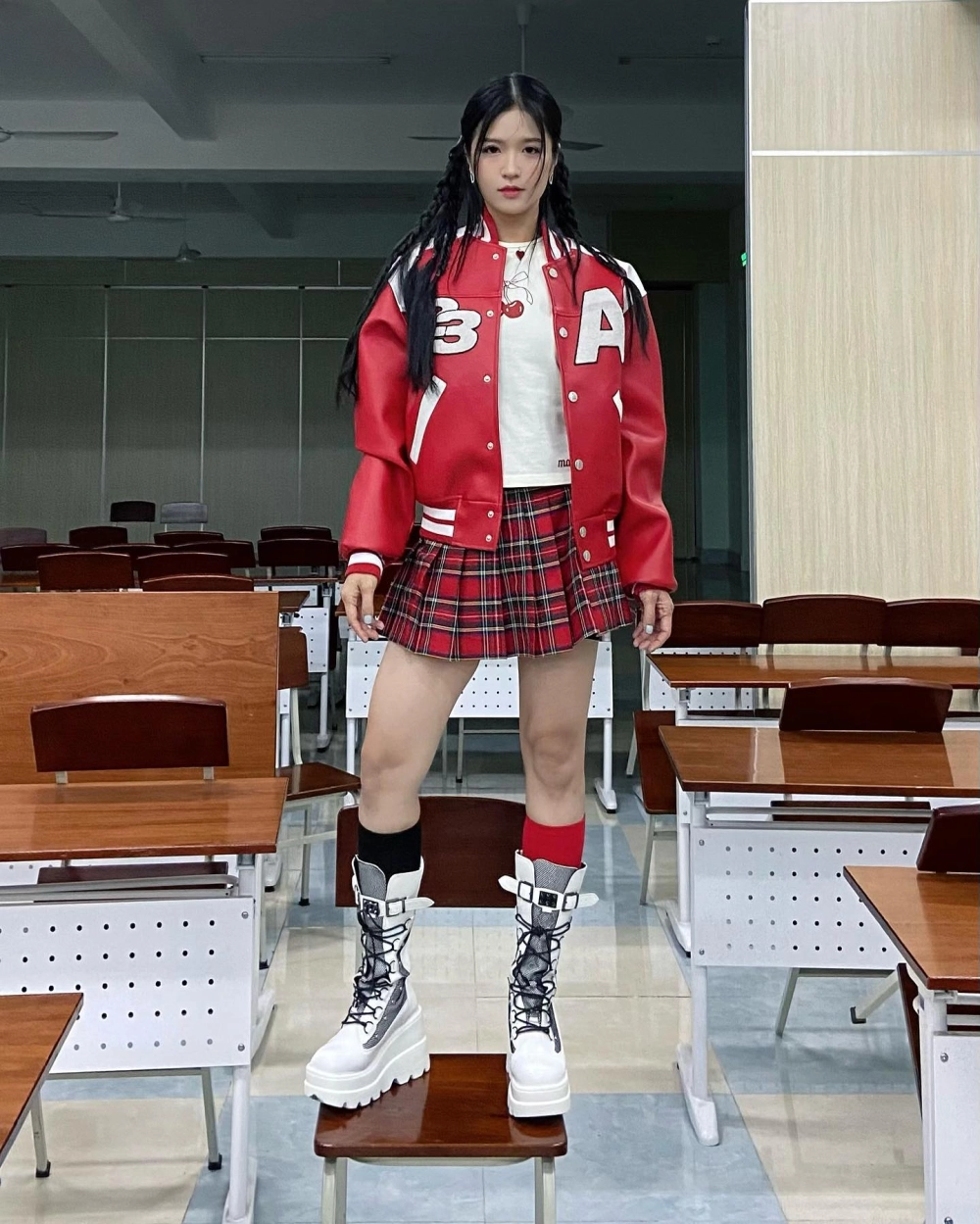 Suni Hạ Linh hương mùa hè đẹp tựa nắng vàng dịu dàng