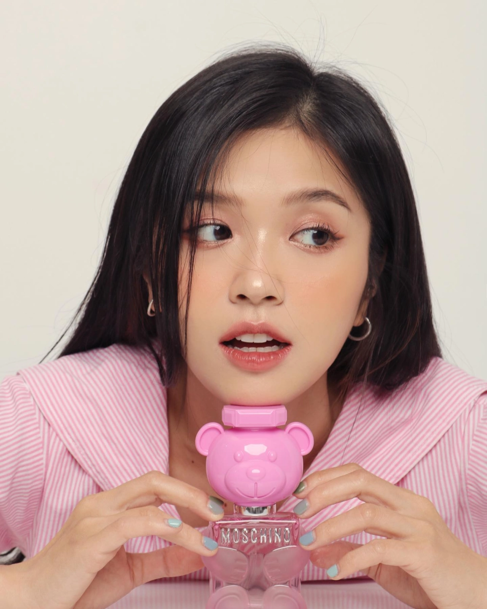 Hình ảnh gái 2k5 đẹp nhất cho máy tính thời thượng 