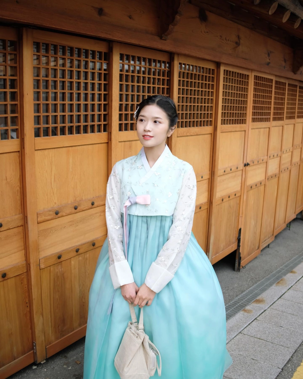 Fan bất ngờ khi Suni Hạ Linh Nói Tiếng Trung lưu loát