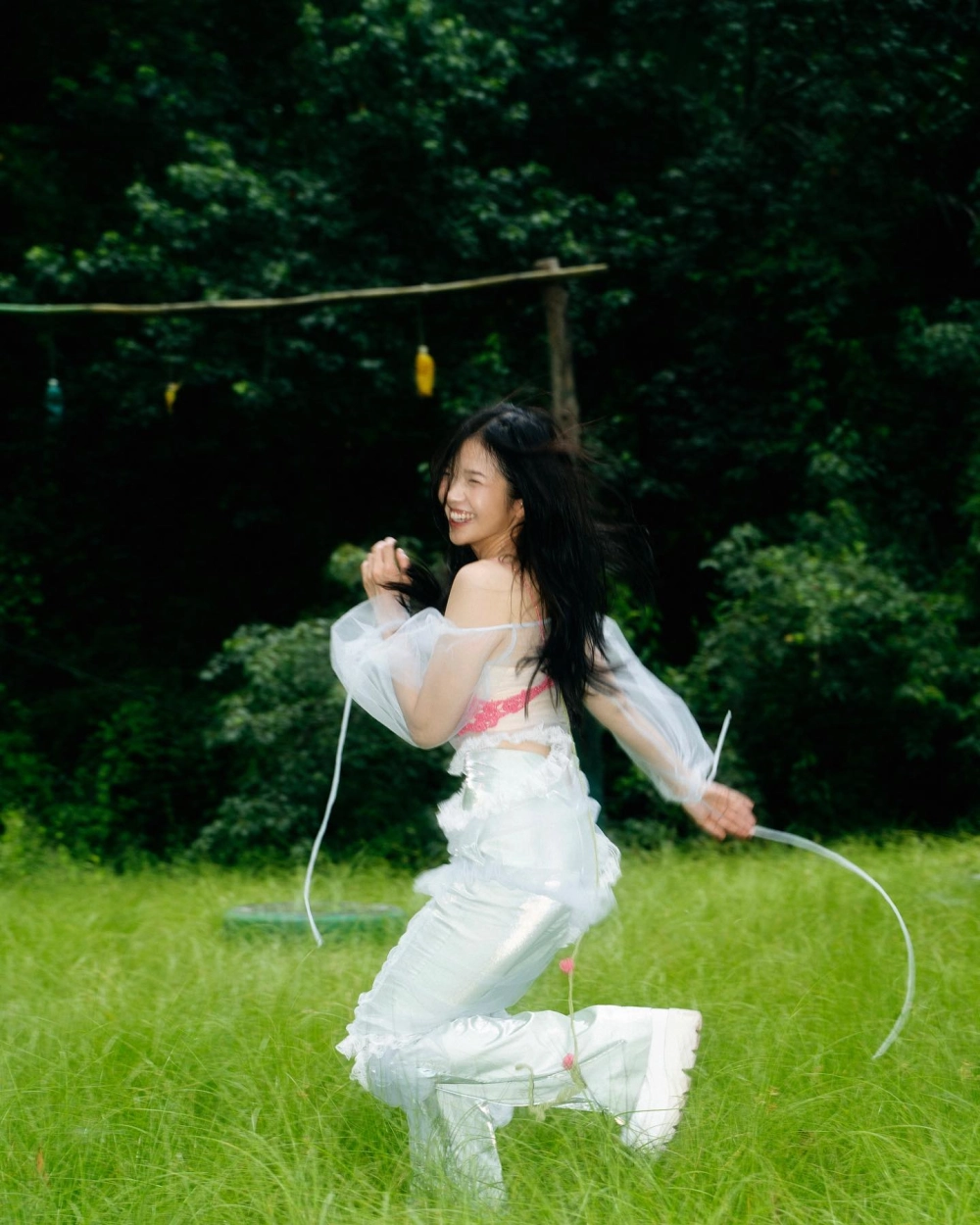 Visual đỉnh cao của Suni Hạ Linh Tỷ Tỷ Đạp Gió Rẽ Sóng