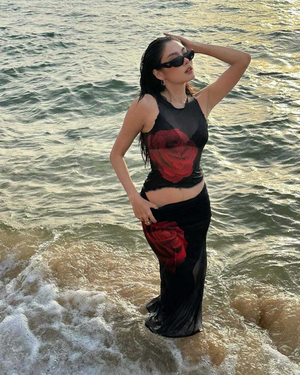 Thảo Nhi Lê evening gown lộng lẫy trong váy dạ hội tại Miss Universe 