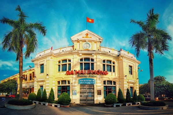 Bài thơ về hải phòng rực sáng Hải Phòng trẻ mãi