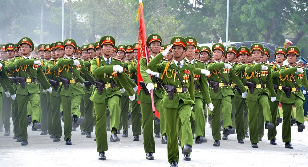 Bài thơ về ngành công an lắng đọng Bước chân lặng thầm