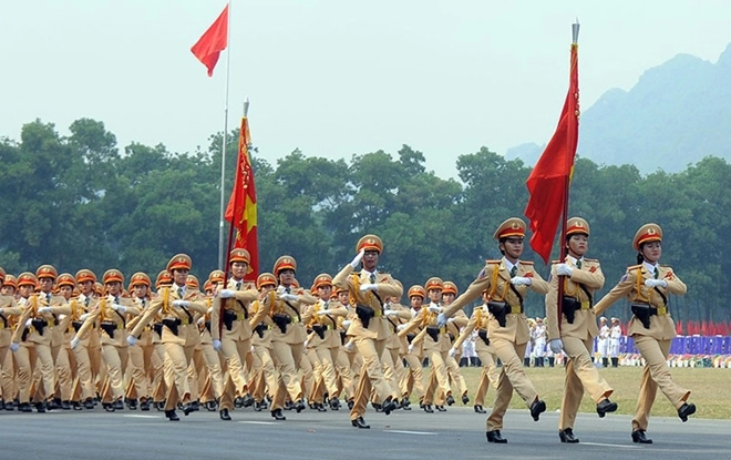 Bài thơ về ngành công an rực rỡ Những bông hoa thép giữa mùa xuân