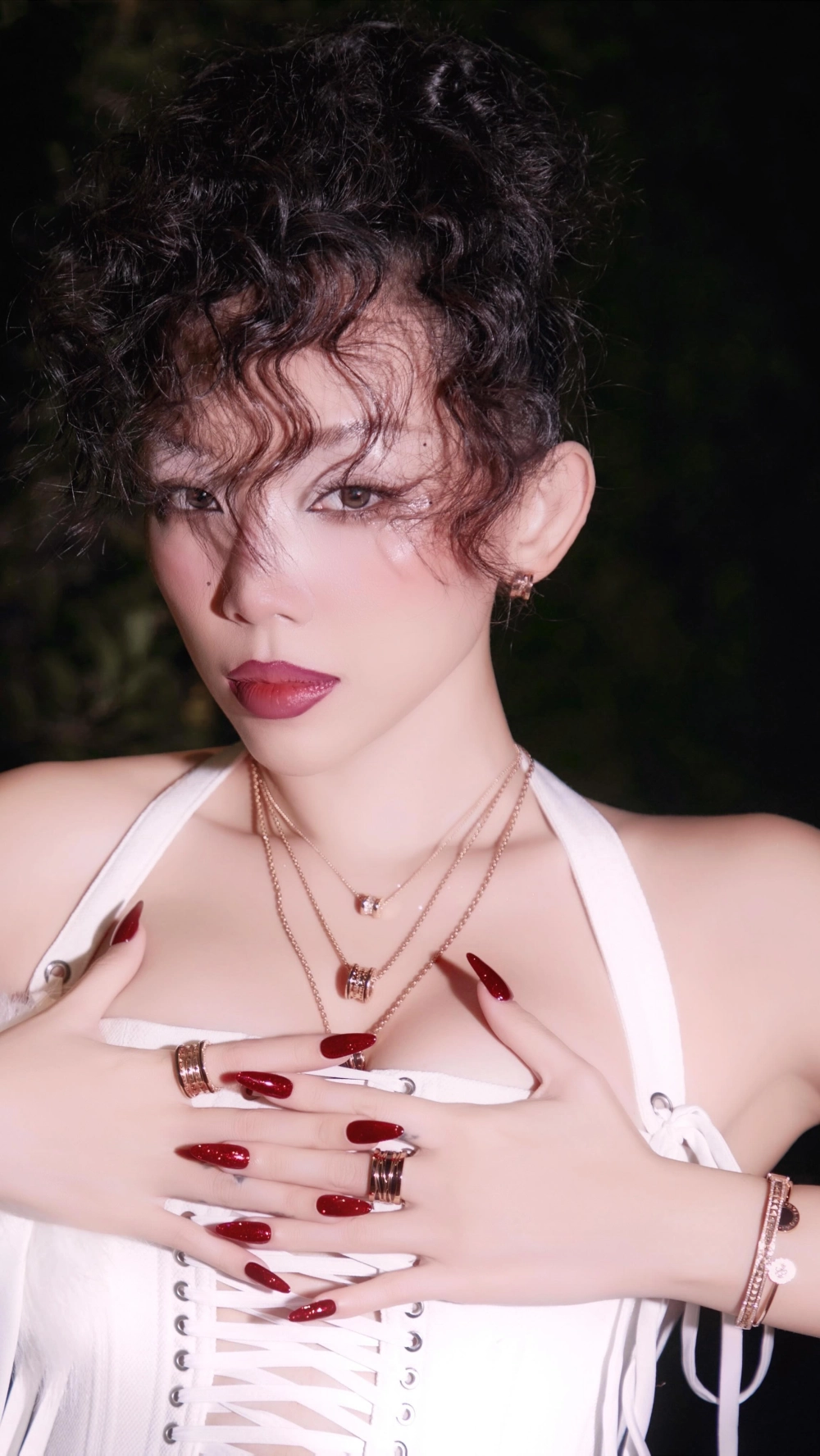 Hình nền gái xinh 4k cho máy tính sắc nét thời thượng 