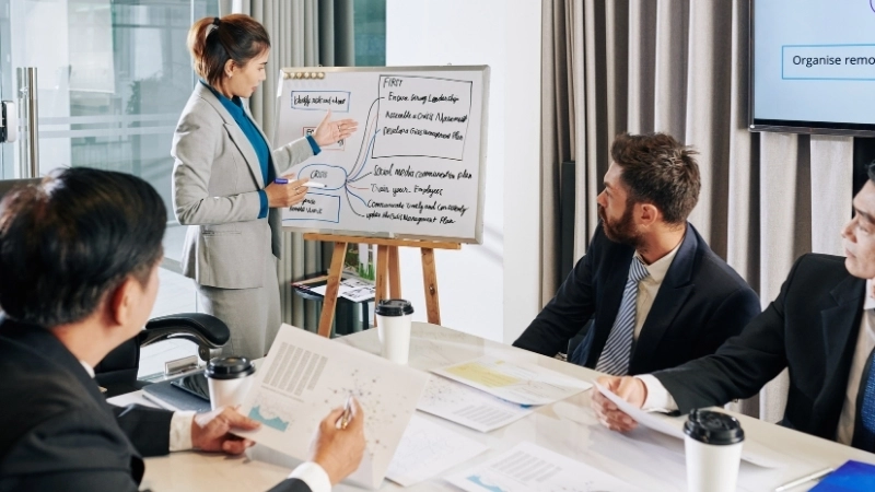 Sách Sức Mạnh Của Ngôn Từ: Bí quyết giao tiếp thuyết phục.
