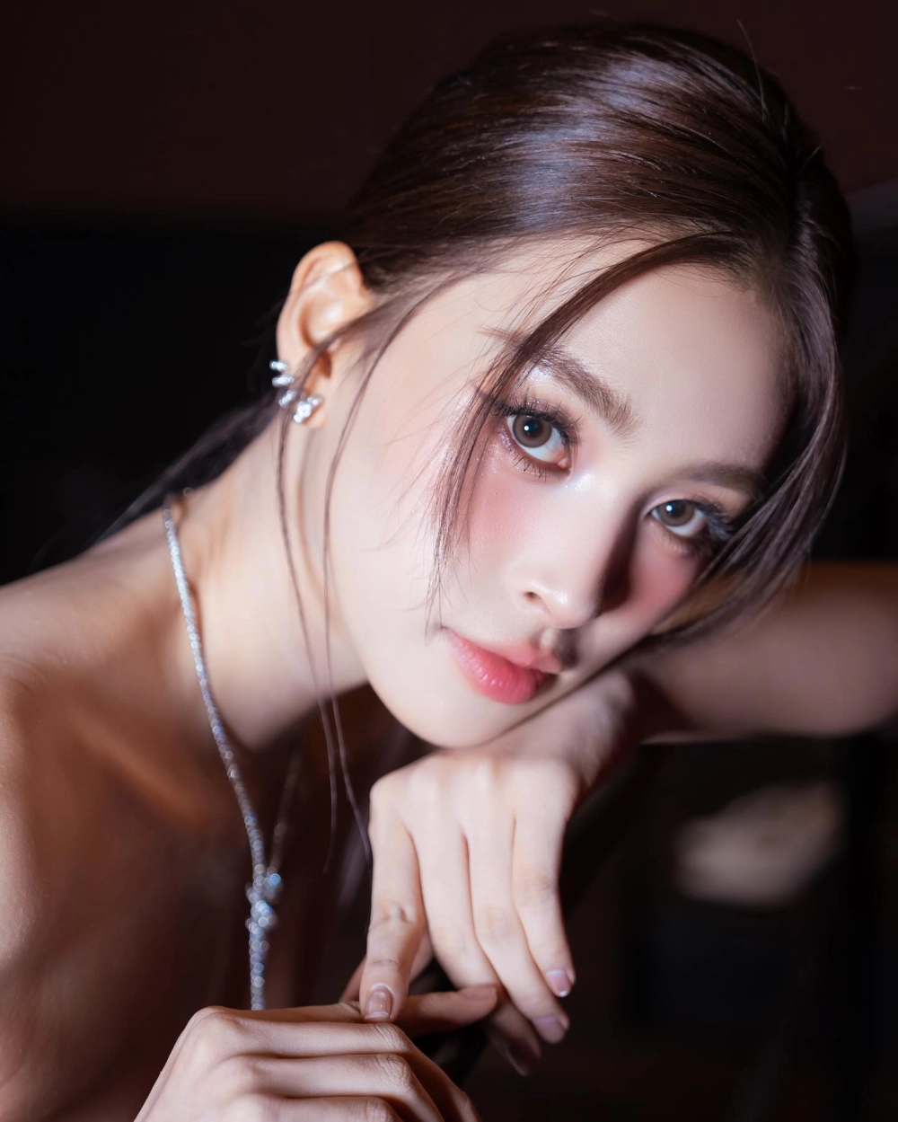 Hình nền con gái xinh phong cách Instagram thời thượng sắc nét 