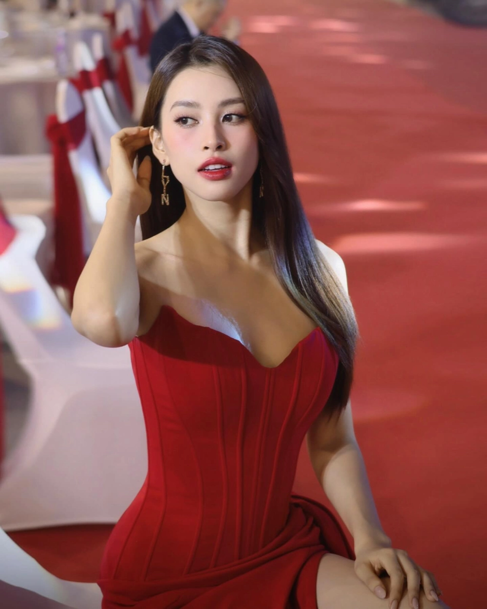 Hình nền gái xinh cho điện thoại 4K sống động 