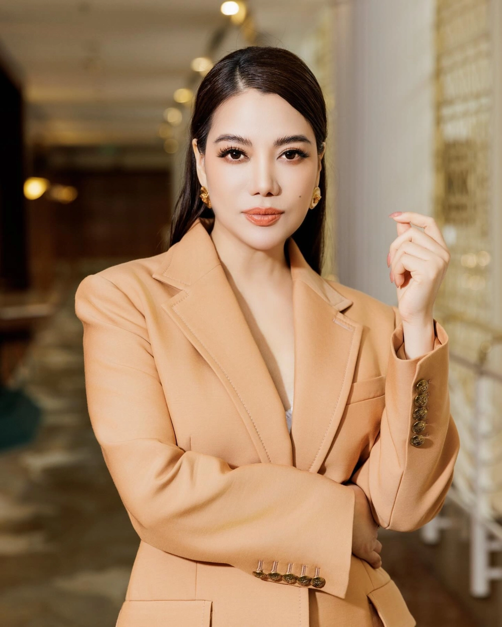 Người mẫu Trương Ngọc Ánh, từng khuynh đảo sàn runway thập niên 90