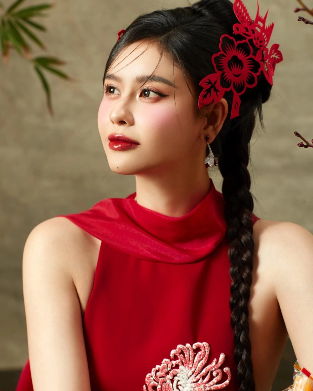 Hát theo lời bài hát Trương Quỳnh Anh đơn côi đầy cảm xúc