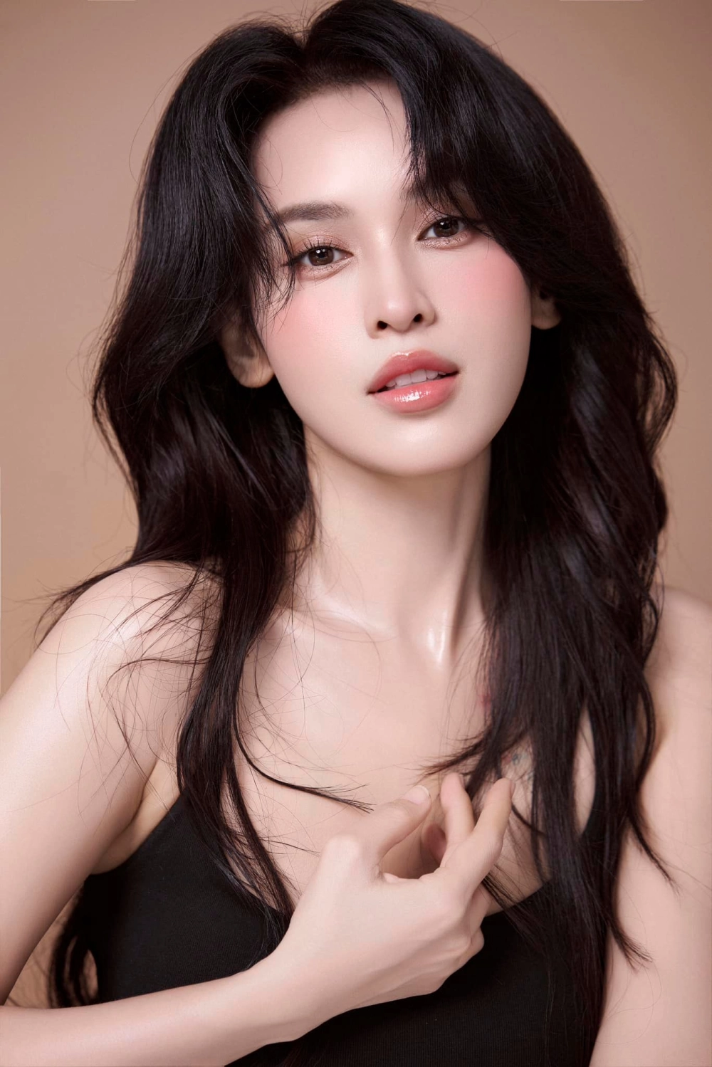Tú Vi chị đẹp đạp gió khiến người hâm mộ trầm trồ