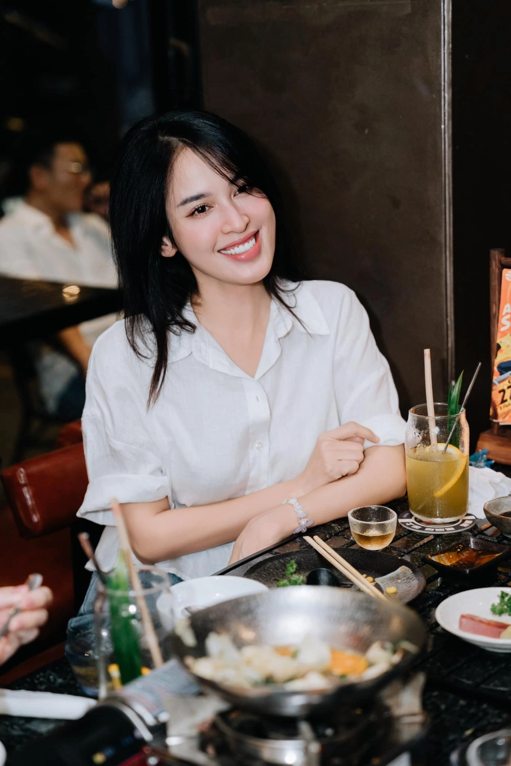 Diễn viên Tú Vi bao nhiêu tuổi mà luôn rạng rỡ bất ngờ
