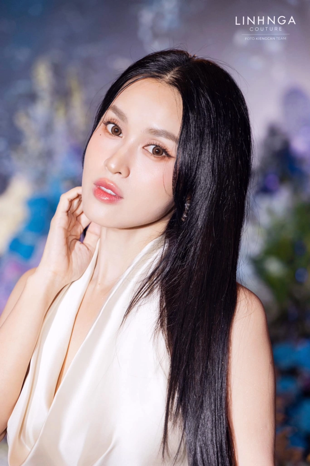 Hoa hậu Tú Vi gây chú ý với nhan sắc rạng ngời