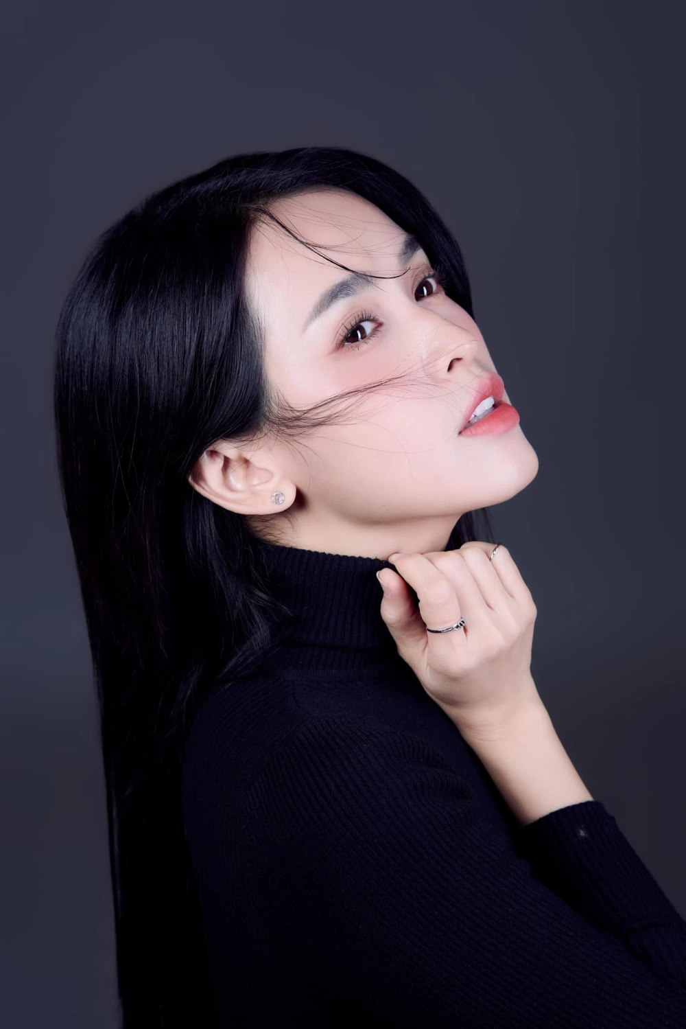 Tú Vi Cổng mặt trời tạo dấu ấn với vai diễn ngọt ngào