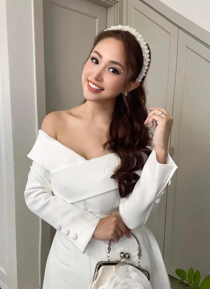 Tiểu sử của Vân Hugo
