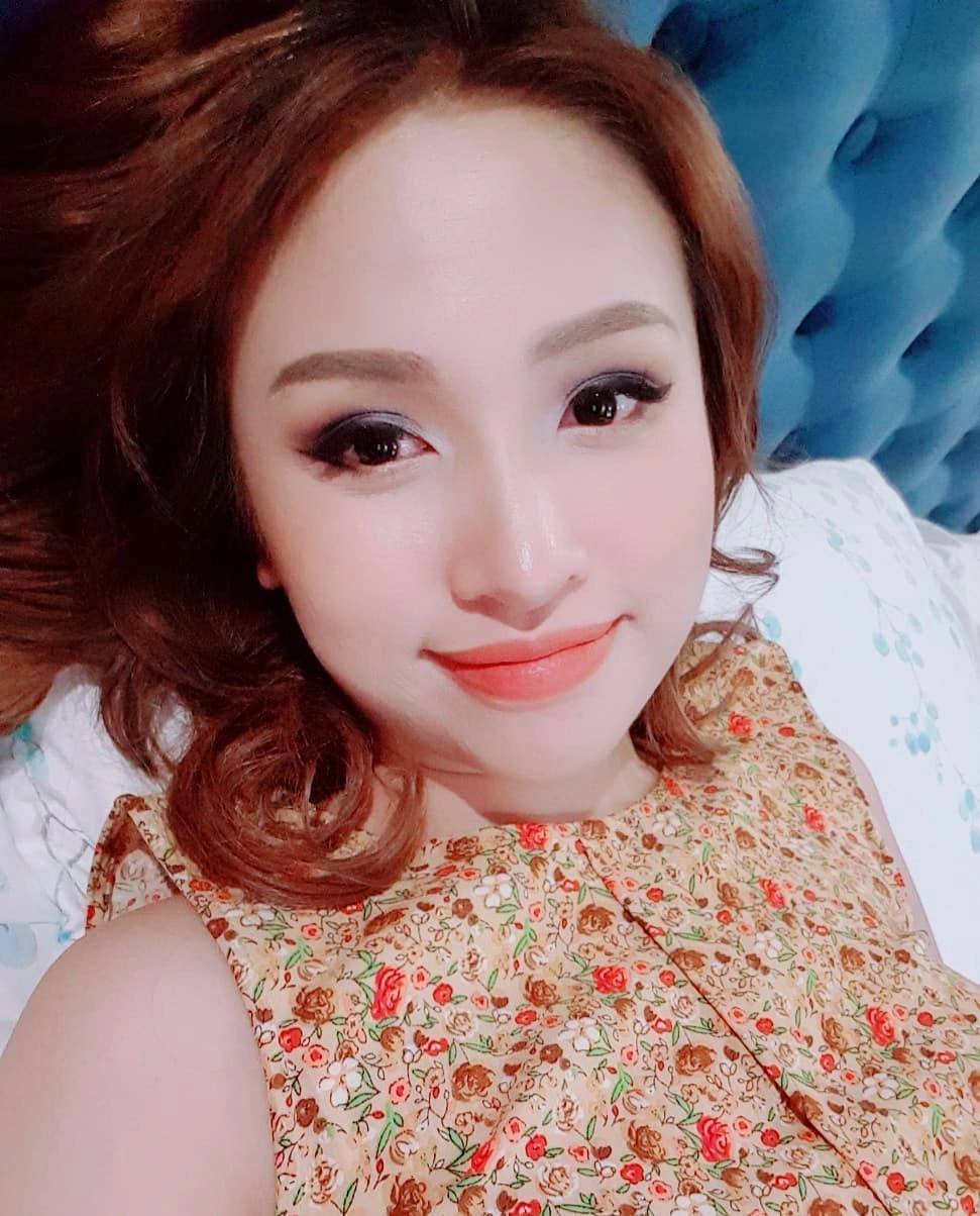 Vân Hugo bao nhiêu tuổi mà vẫn trẻ trung hút mắt đến vậy