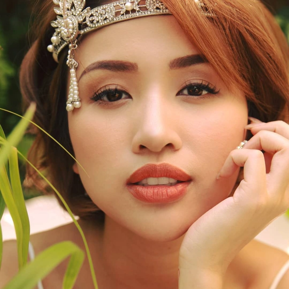 Vân Hugo là ai mà được mệnh danh là chị đẹp vượt sóng