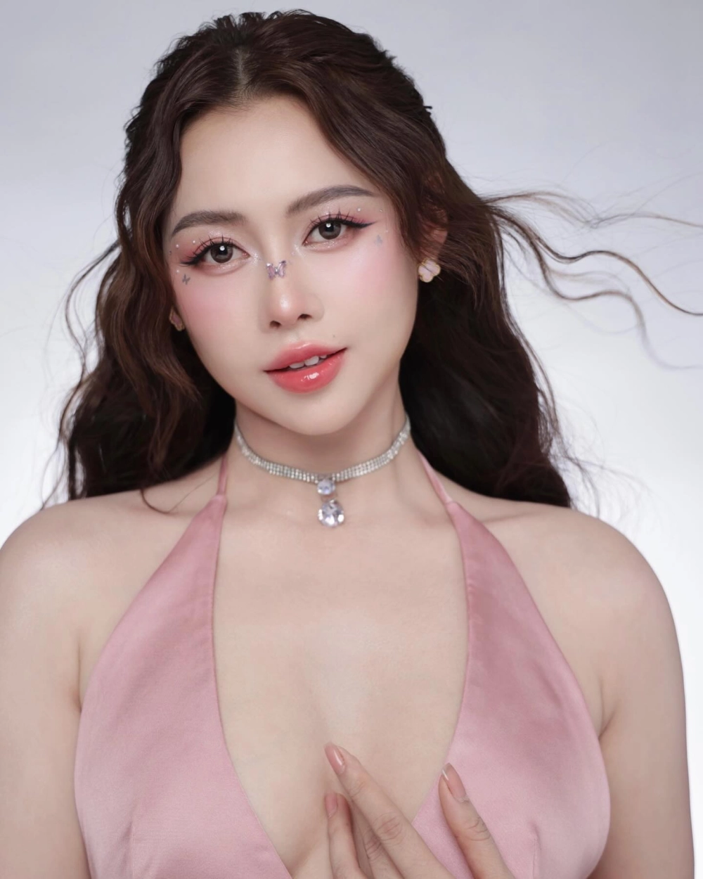 Hình nền gái xinh ngầu Instagram thời thượng cho điện thoại 