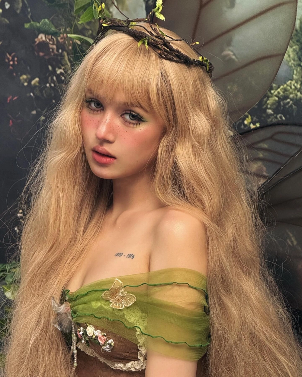 Phạm Trang Xoài Non hot girl với nhan sắc búp bê lai Tây 