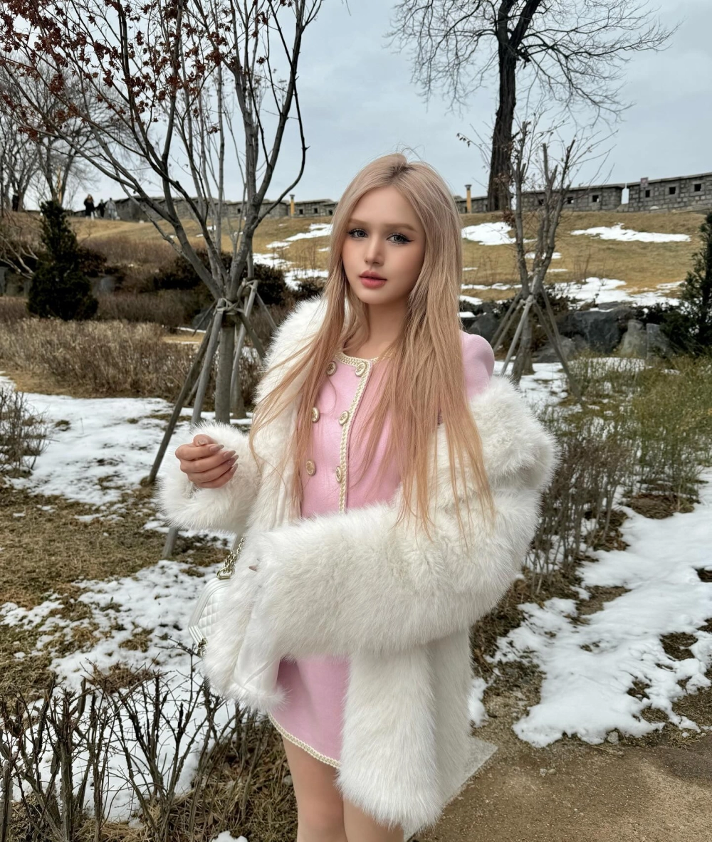 Ảnh avatar gái đẹp phong cách hiện đại cuốn hút c