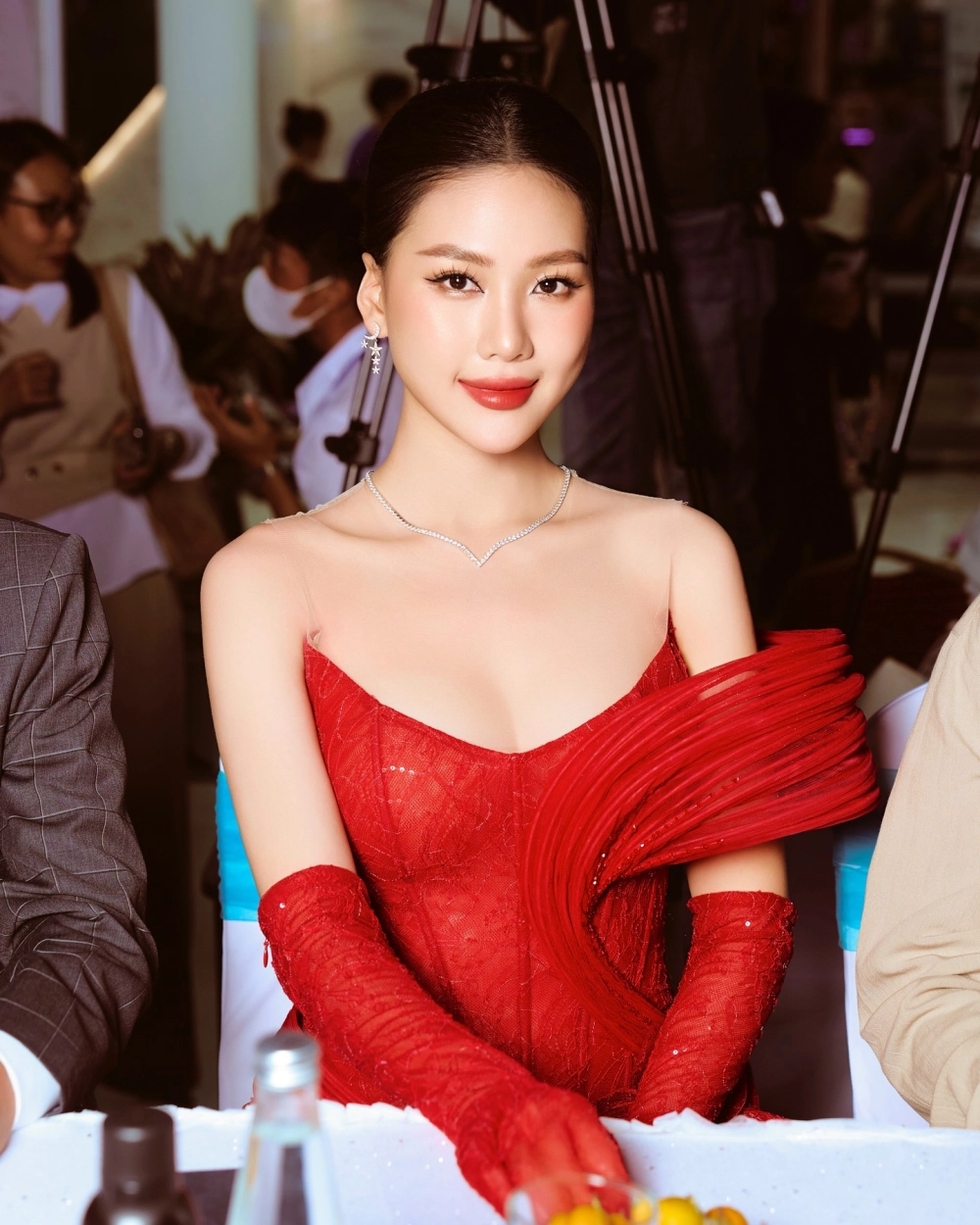 Ngắm gái xinh Việt Nam mặc áo dài truyền thống, nét đẹp văn hóa