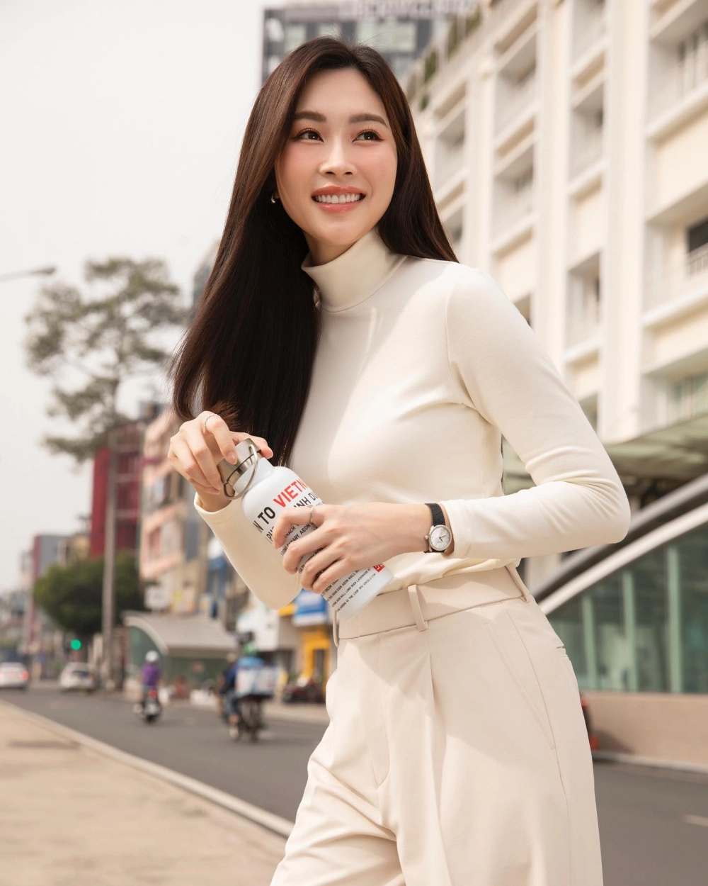 HH Đặng Thu Thảo Hoa Hậu Việt Nam 2012 biệt danh Thần Tiên Tỷ Tỷ 