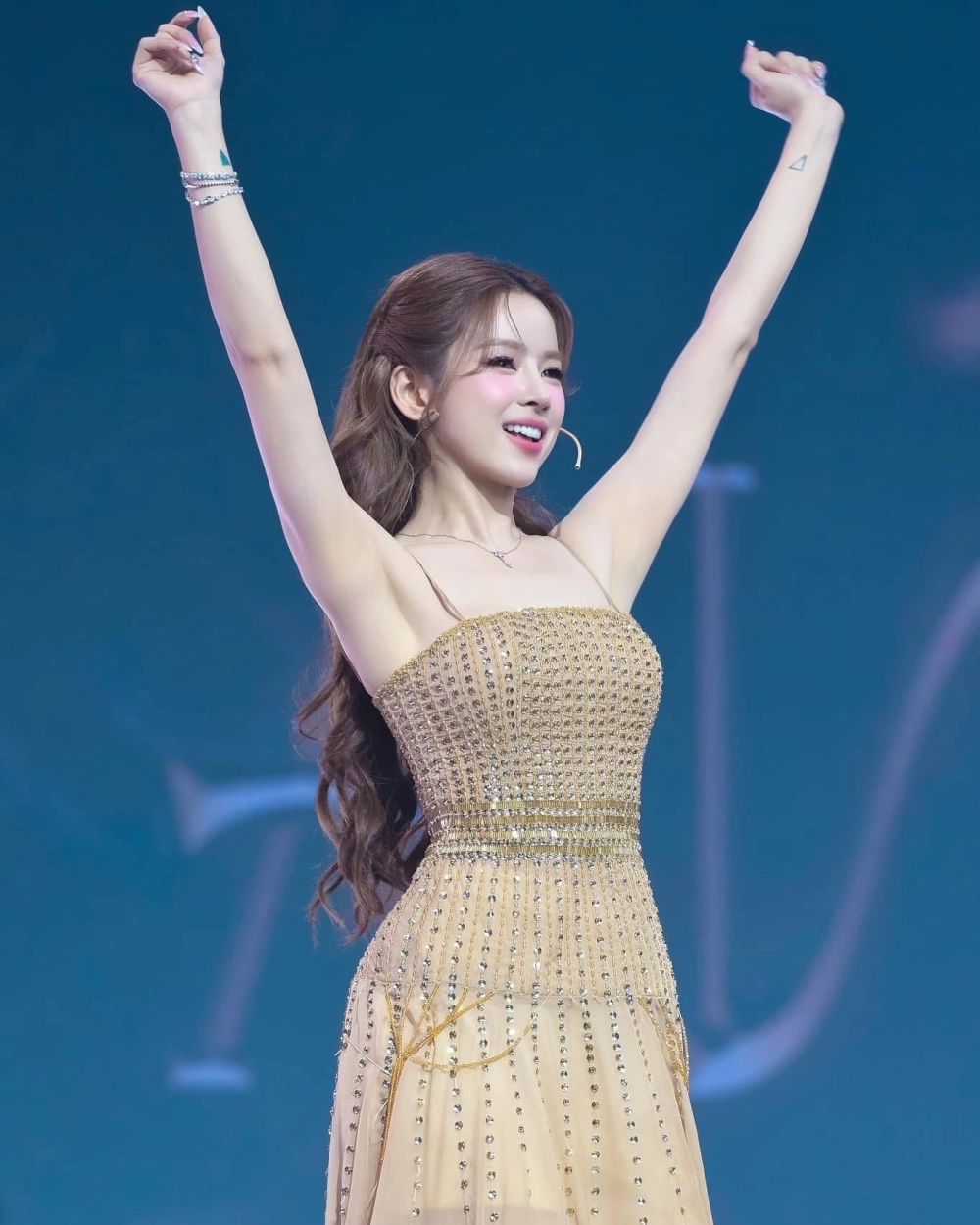 DJ Mie remix Đi Xuyên Thời Gian 2023 phong cách edm sôi động 