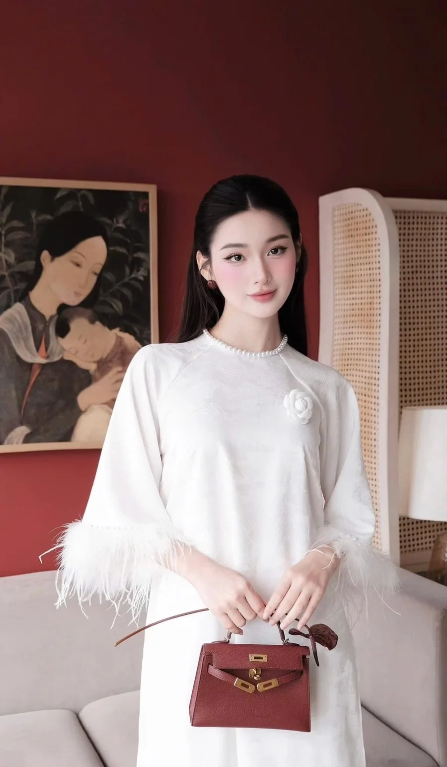 Ngắm gái xinh mặc áo dài trắng, vẻ đẹp thanh thoát và tinh khôi