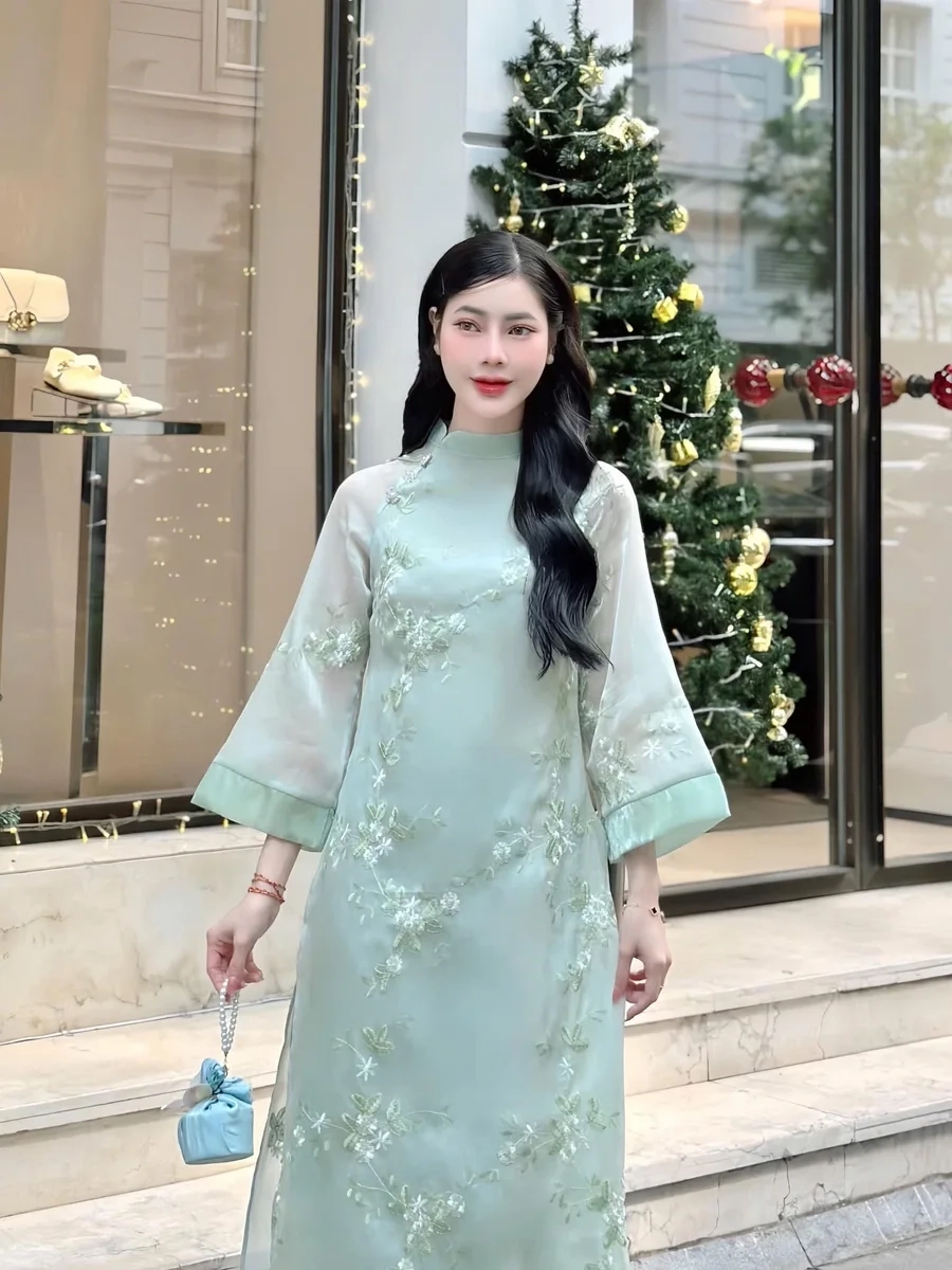 Thưởng thức gái xinh mặc áo dài khoe, nét đẹp nổi bật và duyên dáng