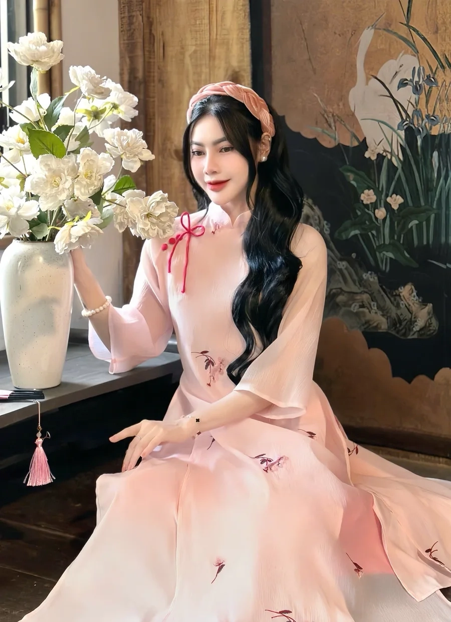 Tải ảnh gái xinh mặc áo dài Tết, nét đẹp truyền thống rực rỡ