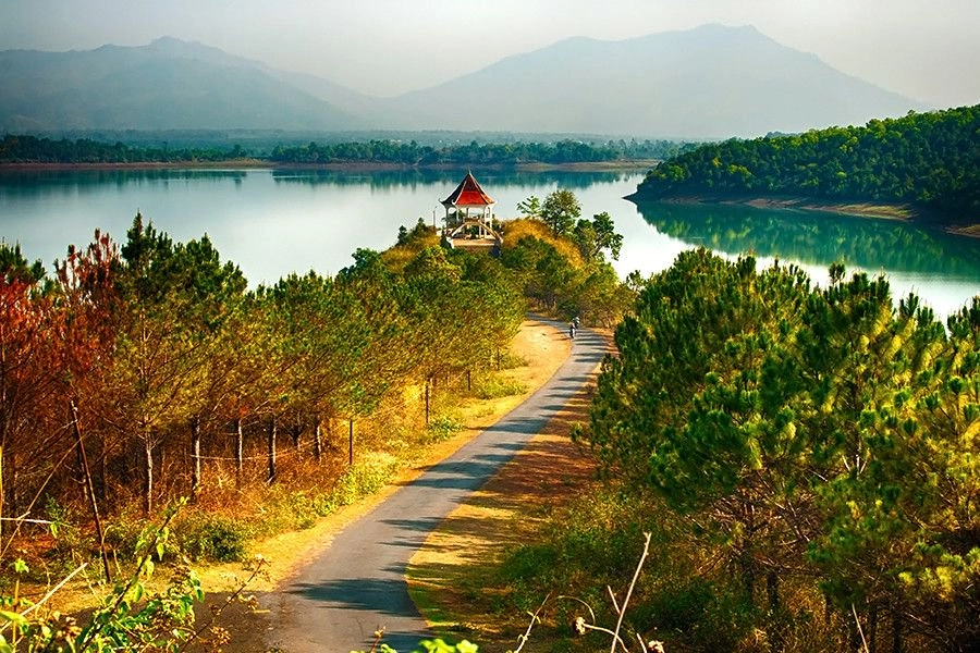 Thơ về Gia Lai thắm đượm tự hào Gia Lai thiêng liêng