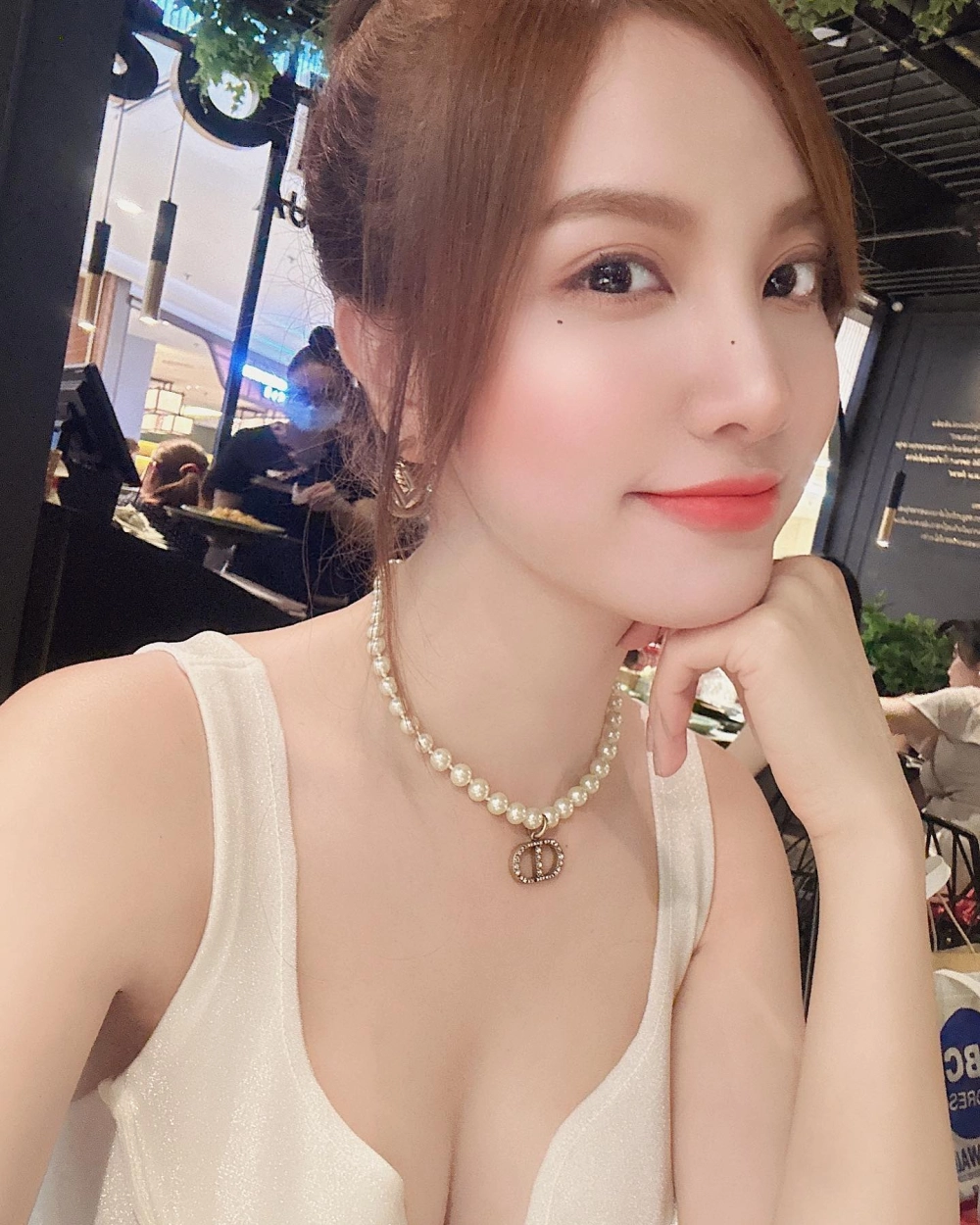 Khám phá gái đẹp Tik Tok, phong cách trendy và quyến rũ