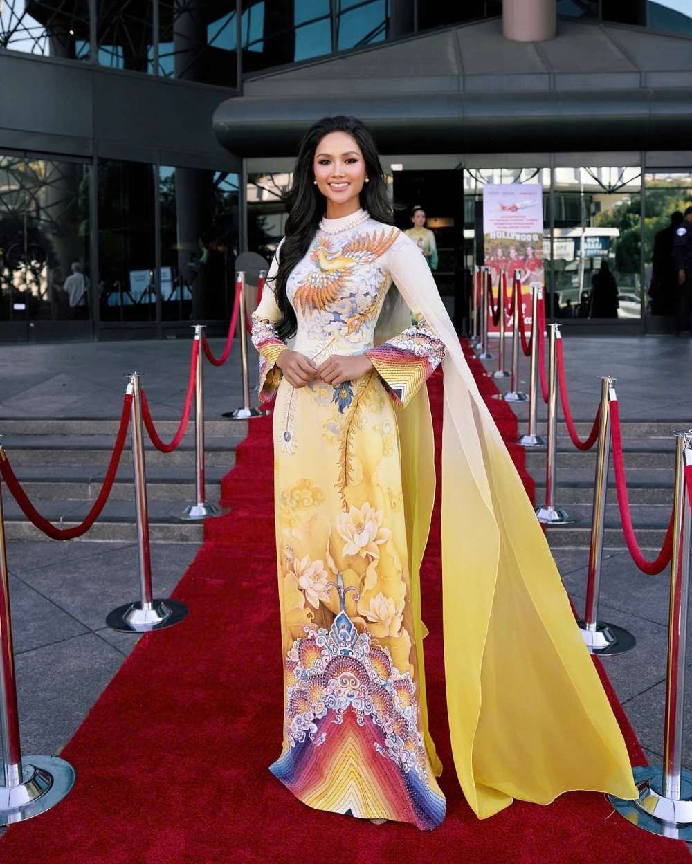 H'Hen Niê official instagram @hhen_nie ảnh đời thường từ thiện 