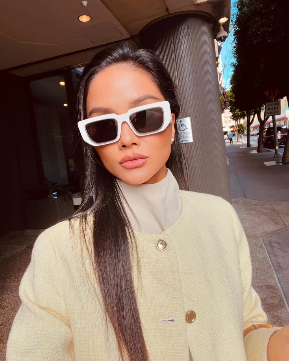 H'Hen Niê được giữ vương miện Miss Universe Vietnam đến 2019 