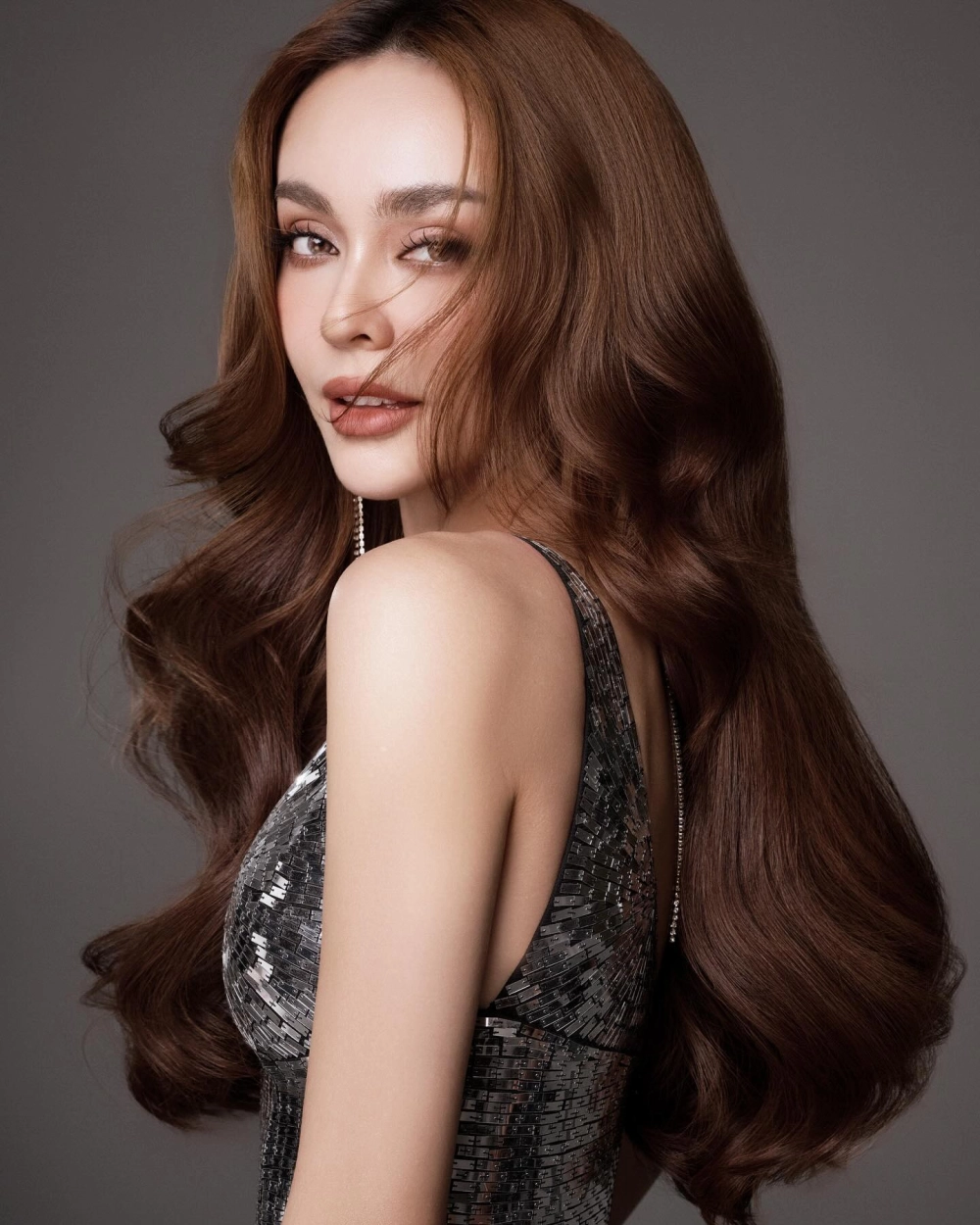 H'Min Niê không có thông tin liên quan đến H'Hen Niê 