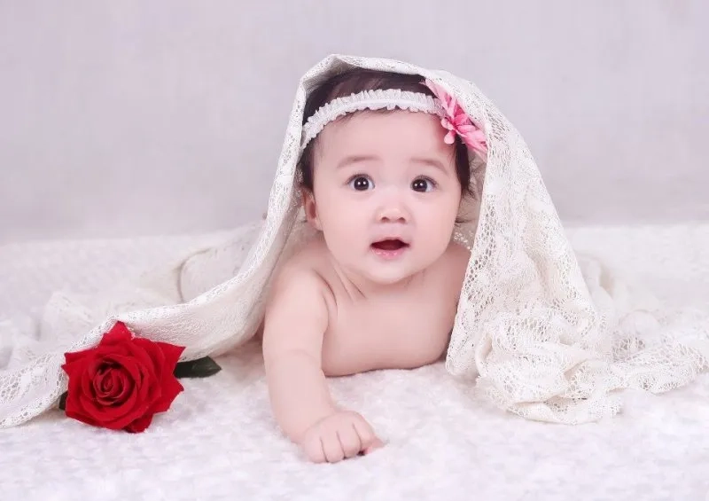 Hình ảnh bé gái đáng yêu mang lại năng lượng tích cực