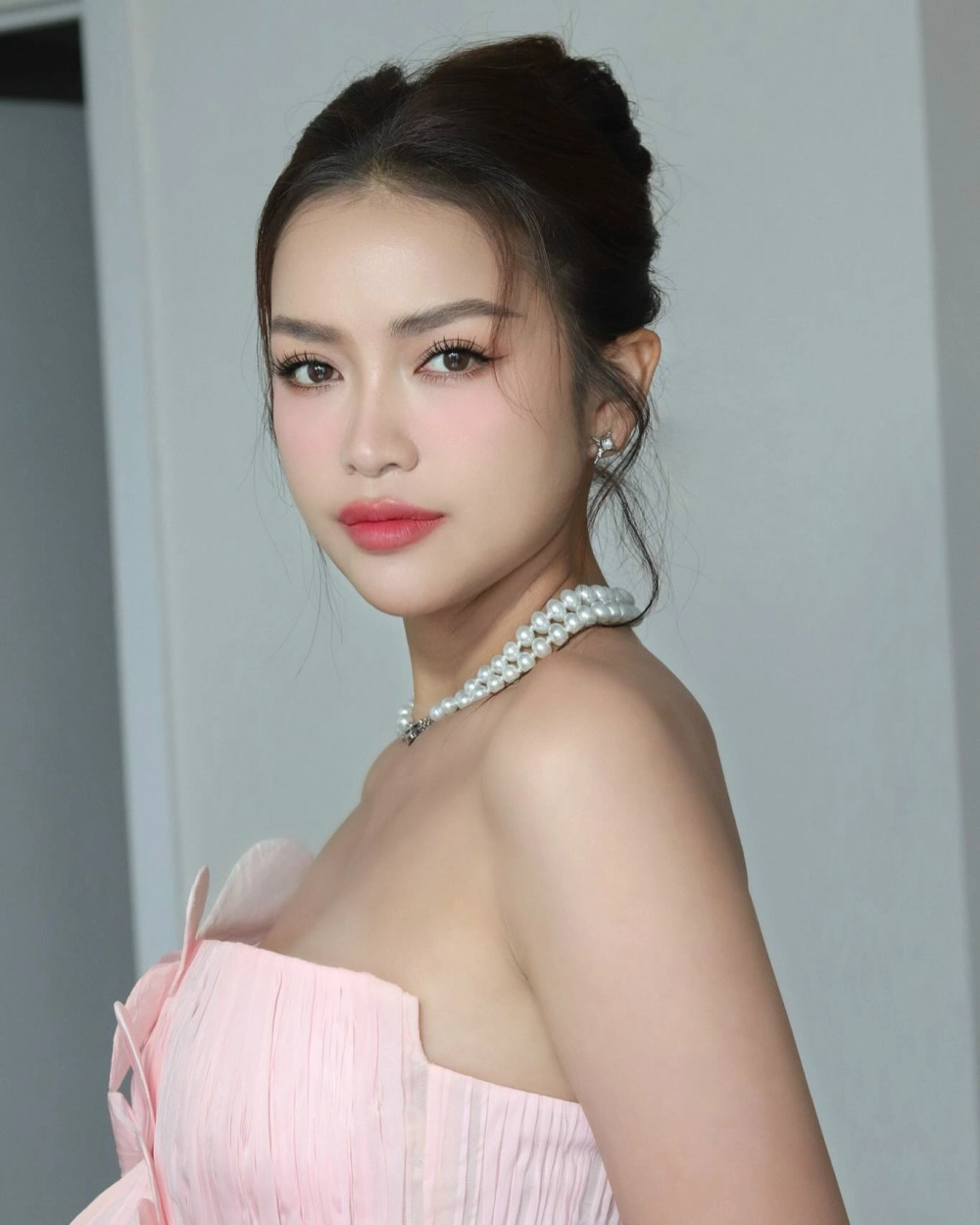 Hình ảnh Hoa Hậu Ngọc Châu đầm dạ hội đỏ rực rỡ Miss Universe 2022 