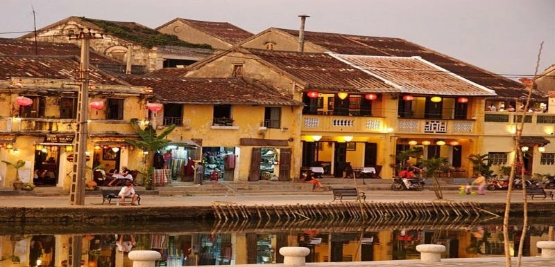 Một thoáng Hội An yên bình giữa sắc màu thời gian